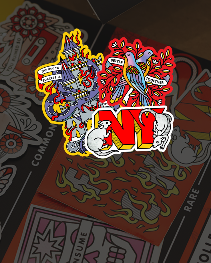Stickers Die-Cut coloridos com designs abstratos: uma cobra envolvendo um castelo, pássaros com "Better Together" e ratos brancos com a letra "NY."