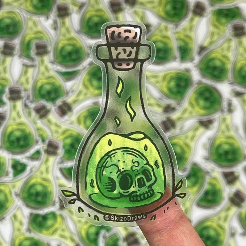 Autocolante recortado transparente de uma caveira a flutuar numa garrafa com elixir verde, sobre um fundo de autocolantes.